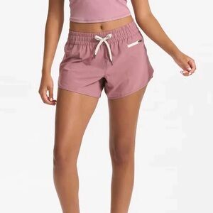 Vuori Clementine 2.0 4” short in Marsala size Medium